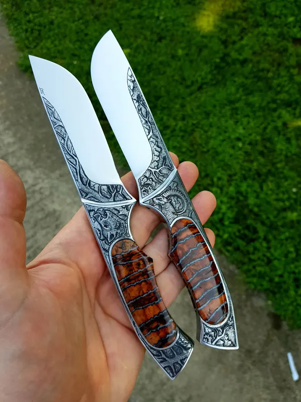Lovački nož sa braon drškom